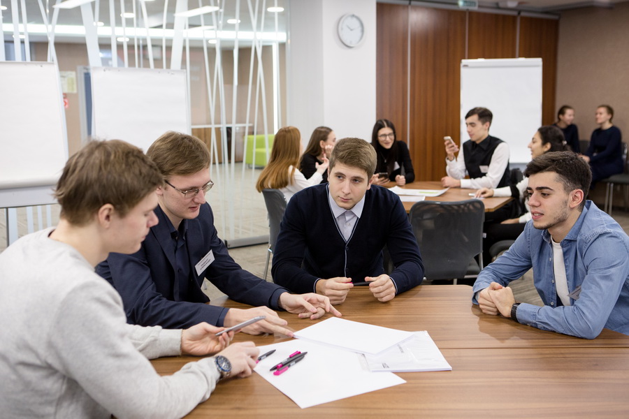 Студенты Томска потренировали soft skills на проектном интенсиве от Tele2