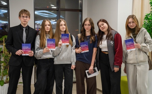 В ИЭМ школьники представили свои бизнес-проекты на турнире в рамках «Школы Капитанов»