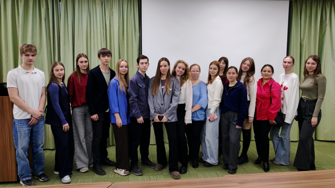 TSU Graduate Alina Bakhmeteva Shares Secrets of Building a Successful Startup with IEM Students