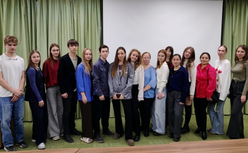 TSU Graduate Alina Bakhmeteva Shares Secrets of Building a Successful Startup with IEM Students