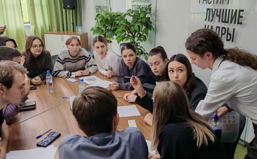 Игра «Ключевая ставка» от Банка России собрала в ИЭМ студентов Большого университета Томска