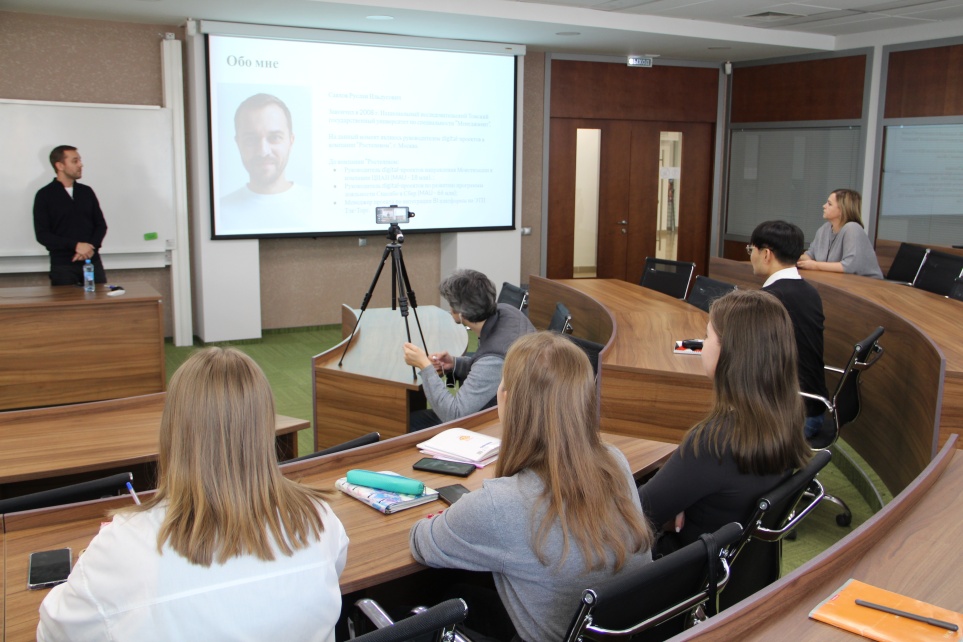 Как подготовить сильное резюме? Видеозапись мастер-класса выпускника ЭФ, эксперта «Ростелекома» Руслана Саяхова